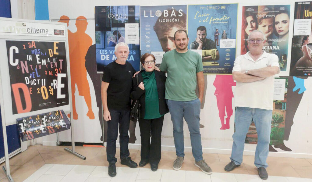 El director Sergi Miralles i l'actriu Neus Agulló presenten L'ÀVIA I EL FORASTER